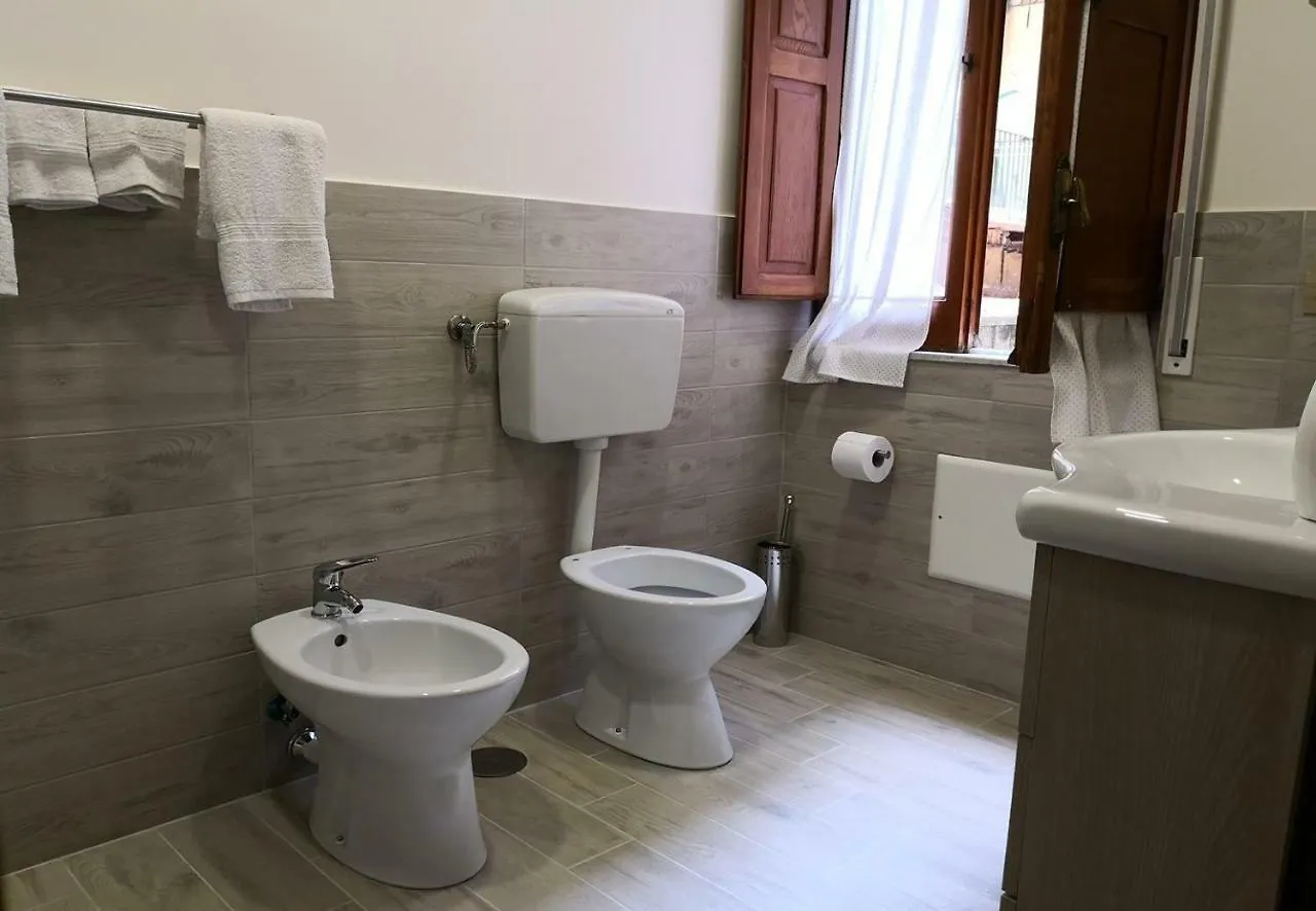 Fenesta Vascia Bed & Breakfast Naples Italy